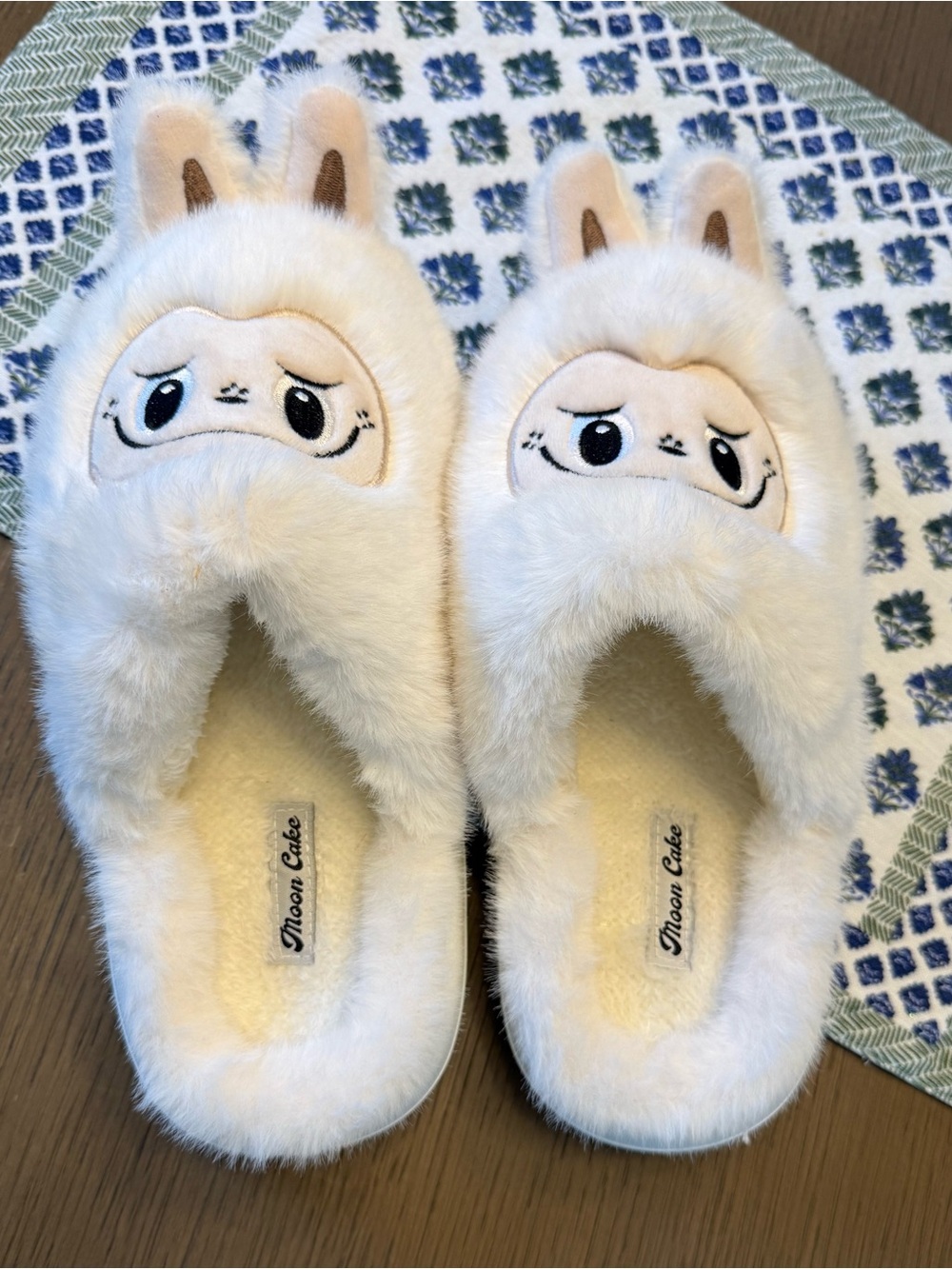 New Labubu Moon Cake Plush Fluffy Slippers Medium Fits 7 to 9 Women’s Shoes